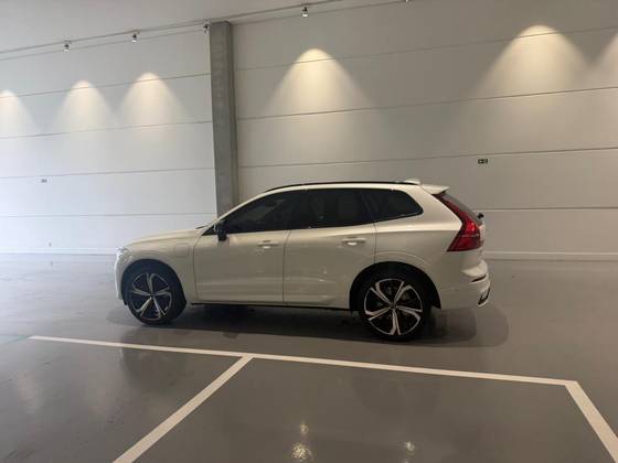 VOLVO XC60 2.0 T8 RECHARGE ULTIMATE DARK AWD GEARTRONIC VOLVO XC60 2.0 T8 RECHARGE ULTIMATE DARK AWD GEARTRONIC